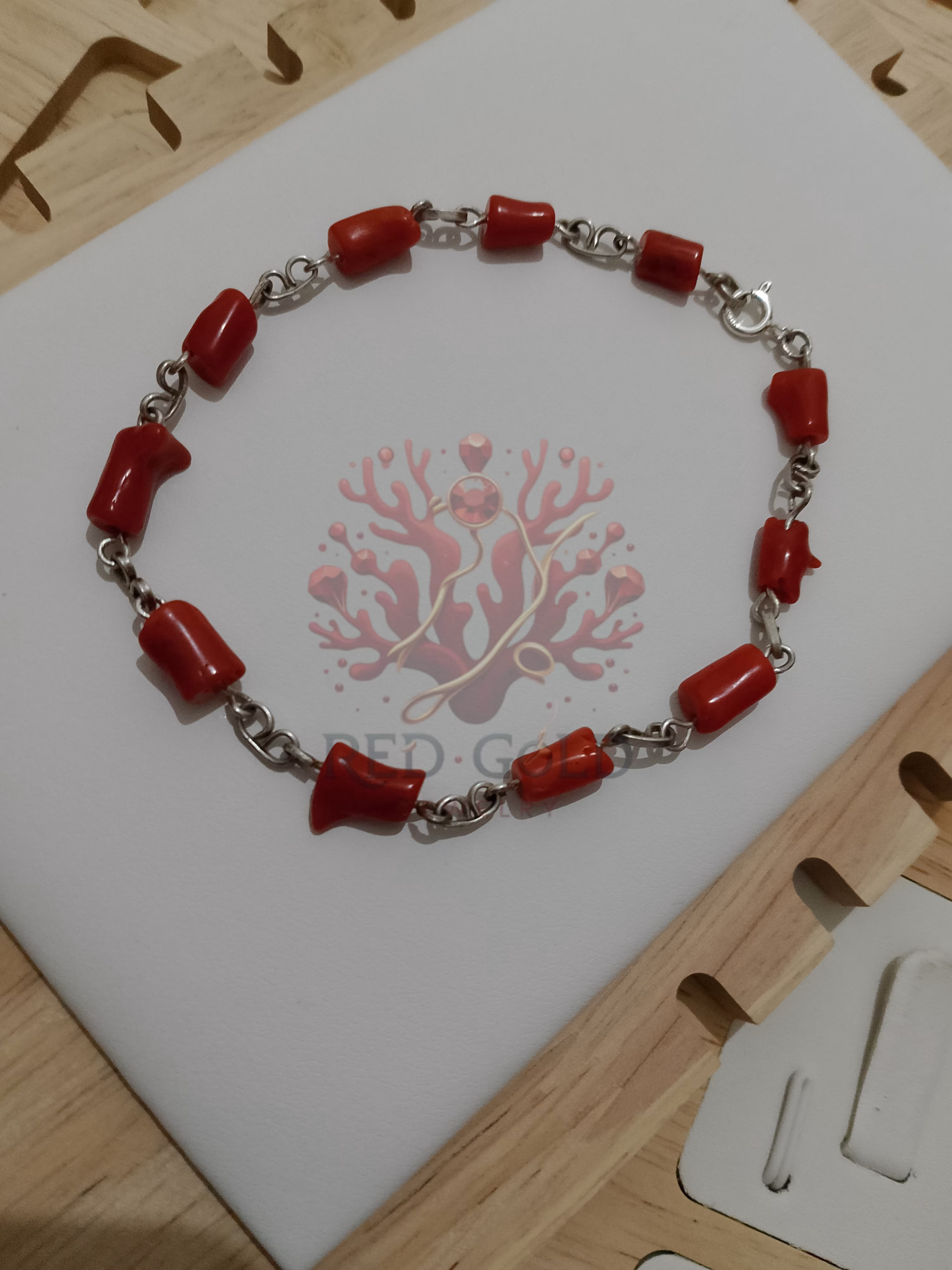 سوار المرجان الأحمر النبيل B-09
